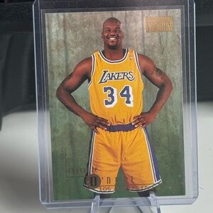 1996 Shaquille O’Neal Fleer Skybox Card. Los Angeles Lakers